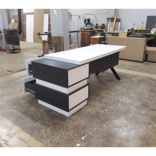 Vetra Working Table